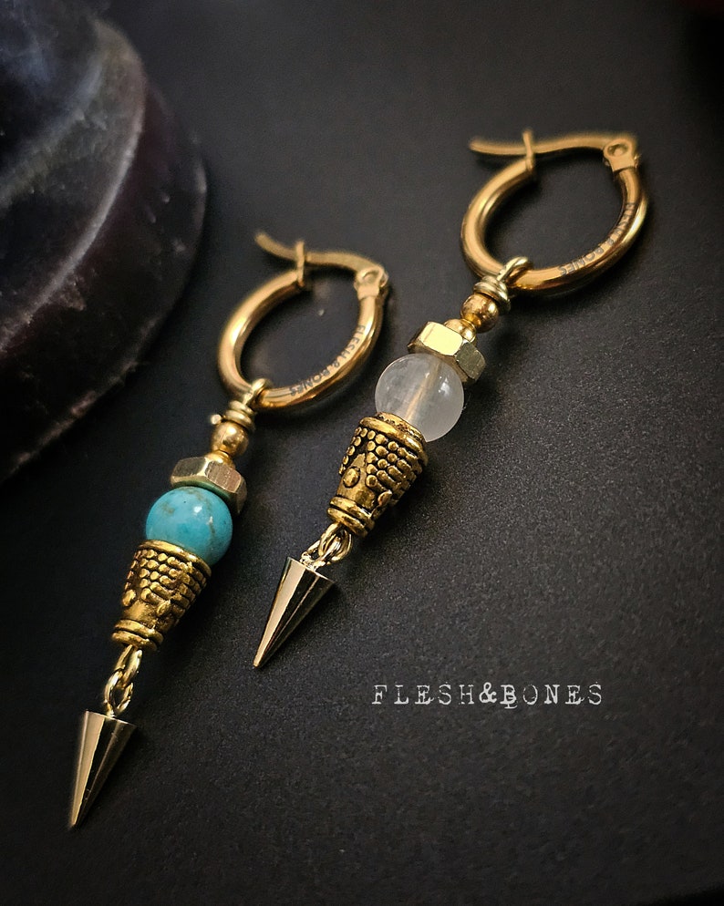 Mono-boucle d'oreille unisexe ANUBIS SPEAR, howlite turquoise ou pierre de lune blanche image 2