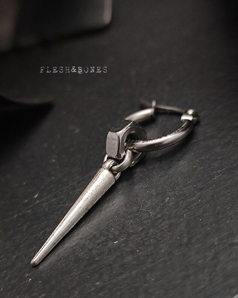 MINI SILVER SPIKE signature, boucle d'oreille mono alternative pour hommes et femmes, unisexe et faite à la main image 3