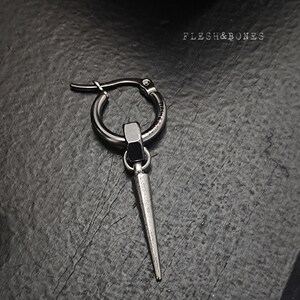 MINI SILVER SPIKE signature, boucle d'oreille mono alternative pour hommes et femmes, unisexe et faite à la main image 2