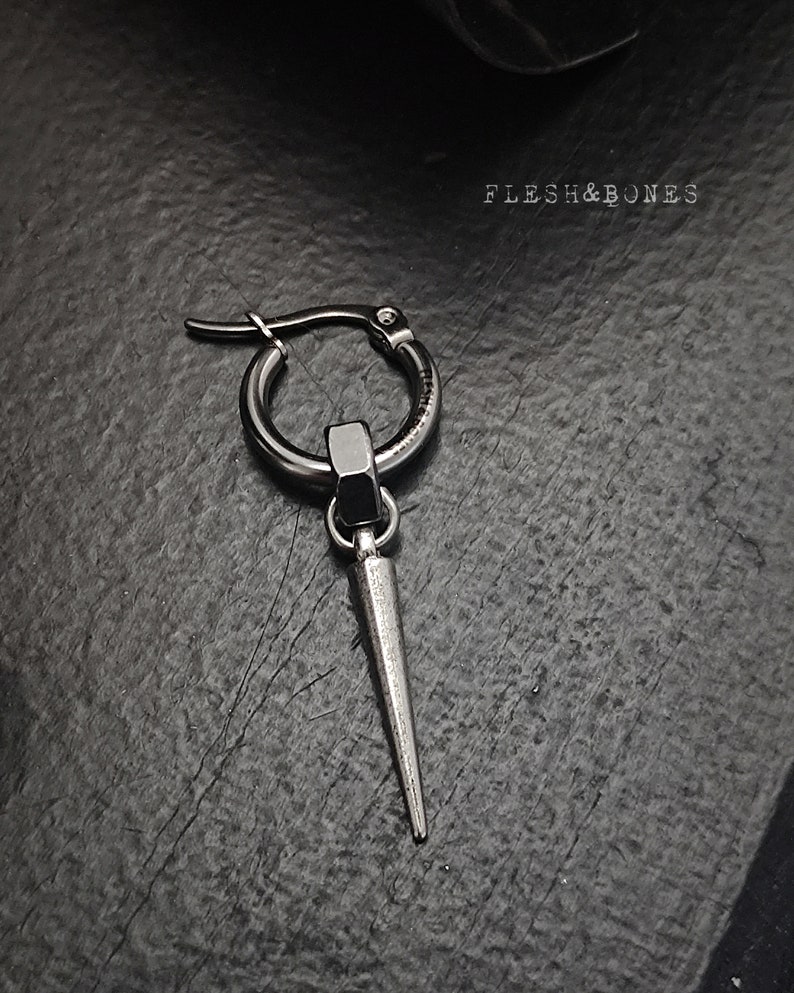 MINI SILVER SPIKE signature, boucle d'oreille mono alternative pour hommes et femmes, unisexe et faite à la main image 2