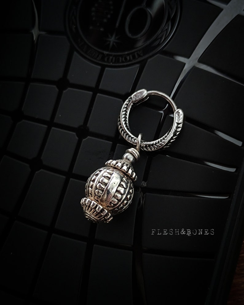 THE SPHERE boucle d'oreille mono alternativa para hombres y mujeres, unisex y faite à la main imagen 1