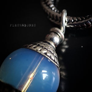 BLUE ELIXIR, Pendiente mono de cuarzo, unisex con aro de acero inoxidable imagen 2