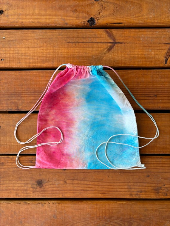 How to Tie Dye a Drawstring Bag: Easy Steps for Vibrant Style