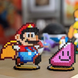 Super Mario mit Cape + Item aus Bügelperlen, Perler Videogames, Hama, Artkal, Super Nintendo, SNES, Geek, Nerd, Super Mario World, Display