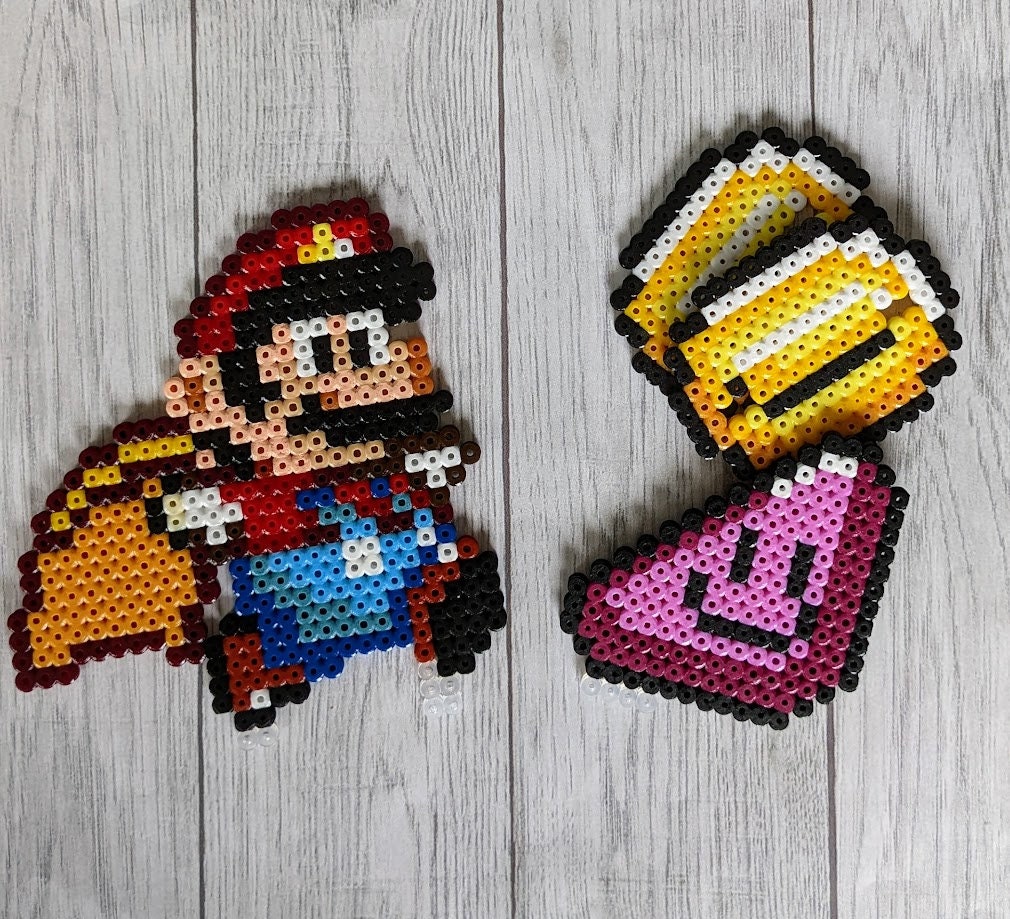 スーパー マリオ マント + アイロン ビーズで作られたアイテム、Perler