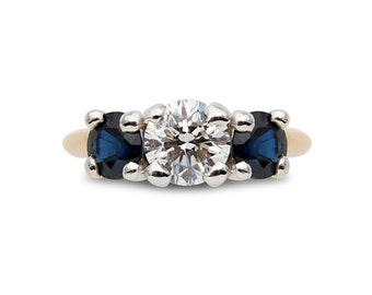 Stunning two carat 3-stone vintage cocktail / engagement ring with high quality Brilliant cut Diamond and 2 royal blue Sapphires