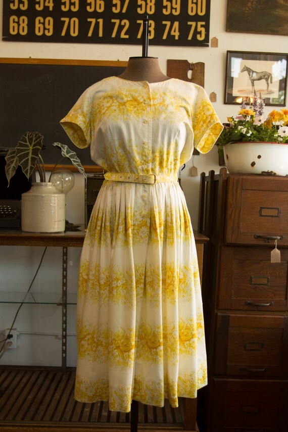 Vintage 1950s Buttercup Yellow & White Floral Stri