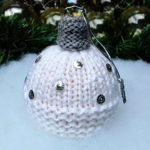 PDF KNITTING PATTERN Christmas Bauble Chocolate Orange Cover, Christmas Knitting Patterns, Free Christmas Tree Lights Decorations Pattern