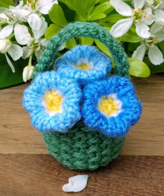 PDF KNITTING PATTERN Forget-me-not Flower Basket Ferrero Rocher