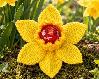 PDF KNITTING PATTERN Daffodil Creme Egg Cover, Easter Knitting Patterns, Mother's Day Flower Chocolate Favours, Knitted Chocolate Egg Cosy