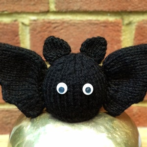 Halloween Bat Chocolate Orange Cover Knitting Pattern, Halloween Knitting Patterns, Bat Toys, Pumpkin Pattern, Knitted Halloween Decorations