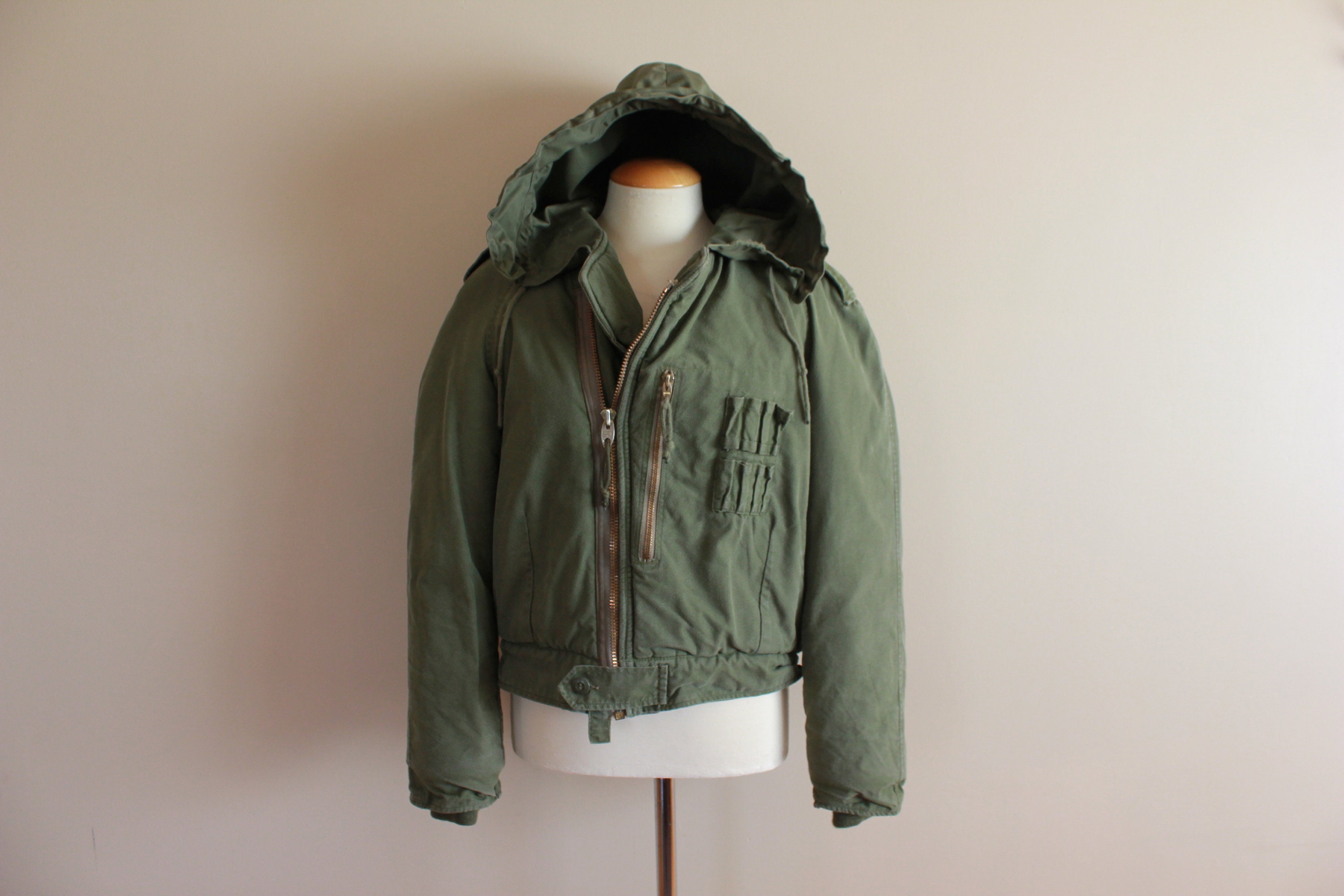 Vintage 1969 Canadian Military Tank Jacket. Hooded Bomber Asymmetrical Zip  Up Cold Weather AFV Crew Army Green Jacket. Fits Small