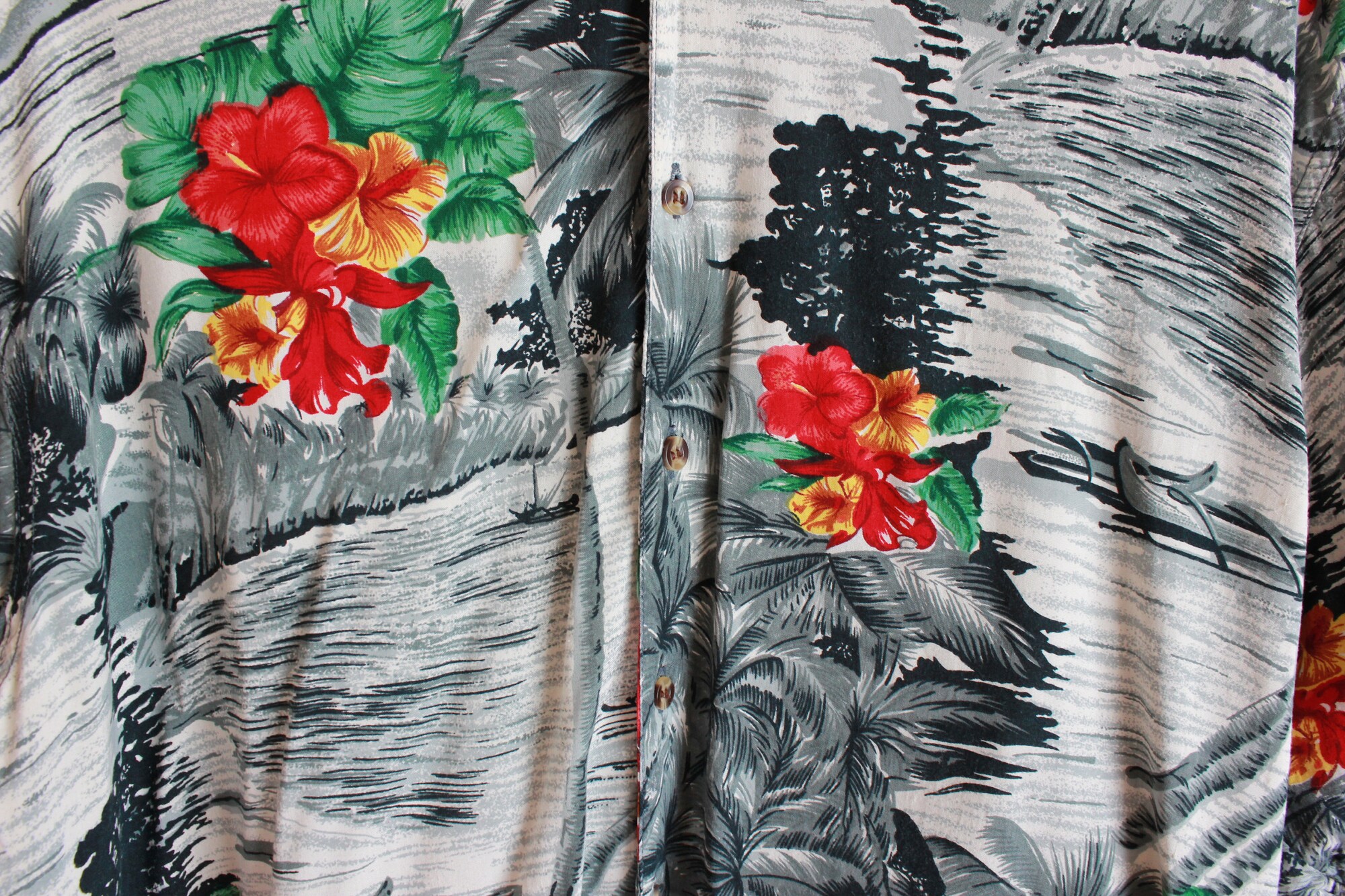 Discover Vintage 80s Men's Rayon Hawaiian Button-Up Shirt | No Pockets | Size Extra Large | Hibiscus | Red, Yellow, Green | 'Presence' | 100% Rayon