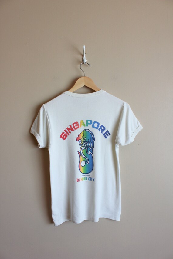 Vintage 70s - 80s 'Singapore' Rainbow Ombré Print… - image 3