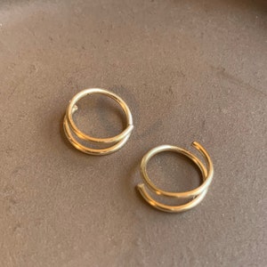 Curl mini hoops//gold earring twists image 8