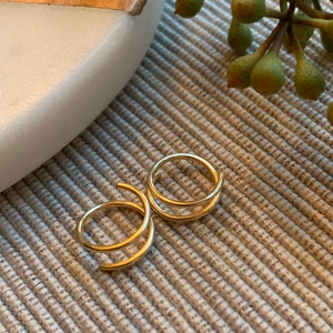 Curl mini hoops//gold earring twists image 6