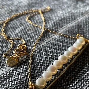 The Jackie: minimal modern pearl strand. 18in gold necklace image 3