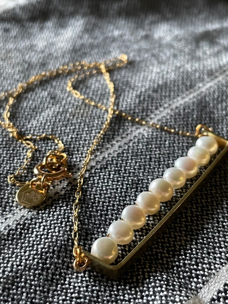 The Jackie: minimal modern pearl strand. 18in gold necklace image 3
