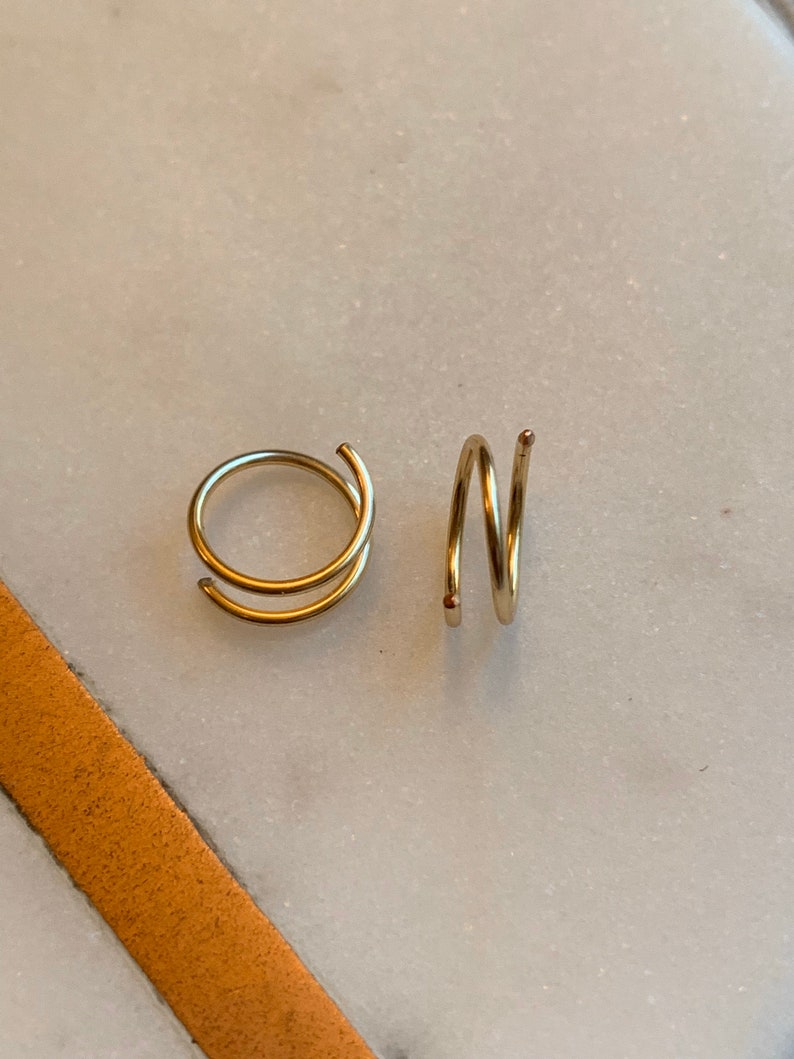 Curl mini hoops//gold earring twists image 4