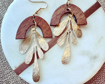 Wood and gold dangle earrings: organic leaf gold charm