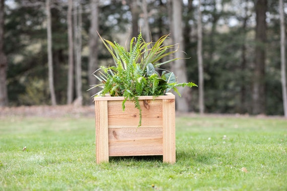 large white planter pot METRO PLANTER (LG) 16"X20" -WHITE