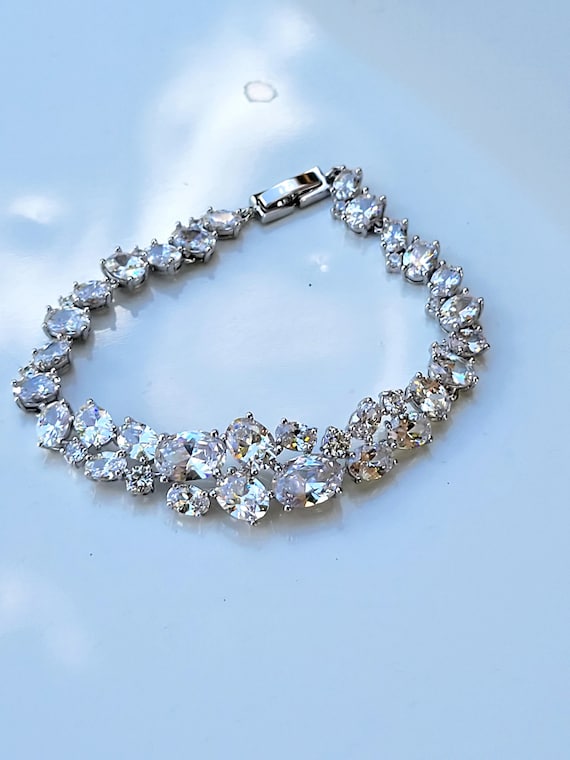 Clear Crystal Bracelet in a Silver setting zirconi