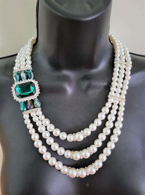 3 Strand Pearl and Emerald Green Diamond Crystal … - image 1