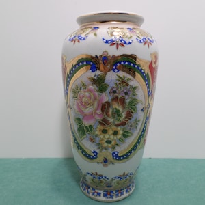 Vintage Japanese Satsuma-Style Vase Porcelain Hand Painted