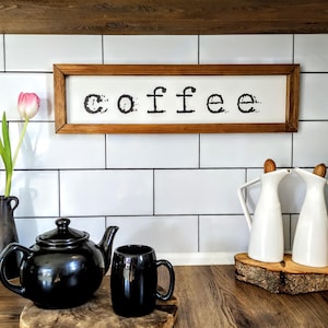 Conjunto de decoração de cozinha artesanal estilo fazenda: placa de madeira para café e molduras em formato de raio de sol