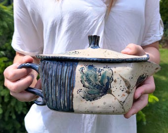 Handmade Ceramic Gravy Boat with Lid, Hand-Painted Floral Pottery Serving Dish