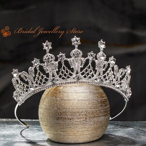 Bruids tiara, zilveren tiara, kristallen bruidskroon, bruiloft tiara, bruiloft haartoebehoren, bruiloft zendspoel, bruids haarstukje, kristallen!