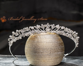 Bridal Tiara,Pearl Tiara,Pearl Bridal Crown,Pearl Wedding Tiara,Pearl Wedding Hair Accessory,Wedding Headpiece,Bridal Hairpiece,Pearl Diadem