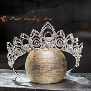 Bridal Tiara, Silver Tiara, Crystal Bridal Crown, Wedding Tiara, Wedding Hair Accessory, Wedding Headpiece, Bridal Hairpiece, Crystals !