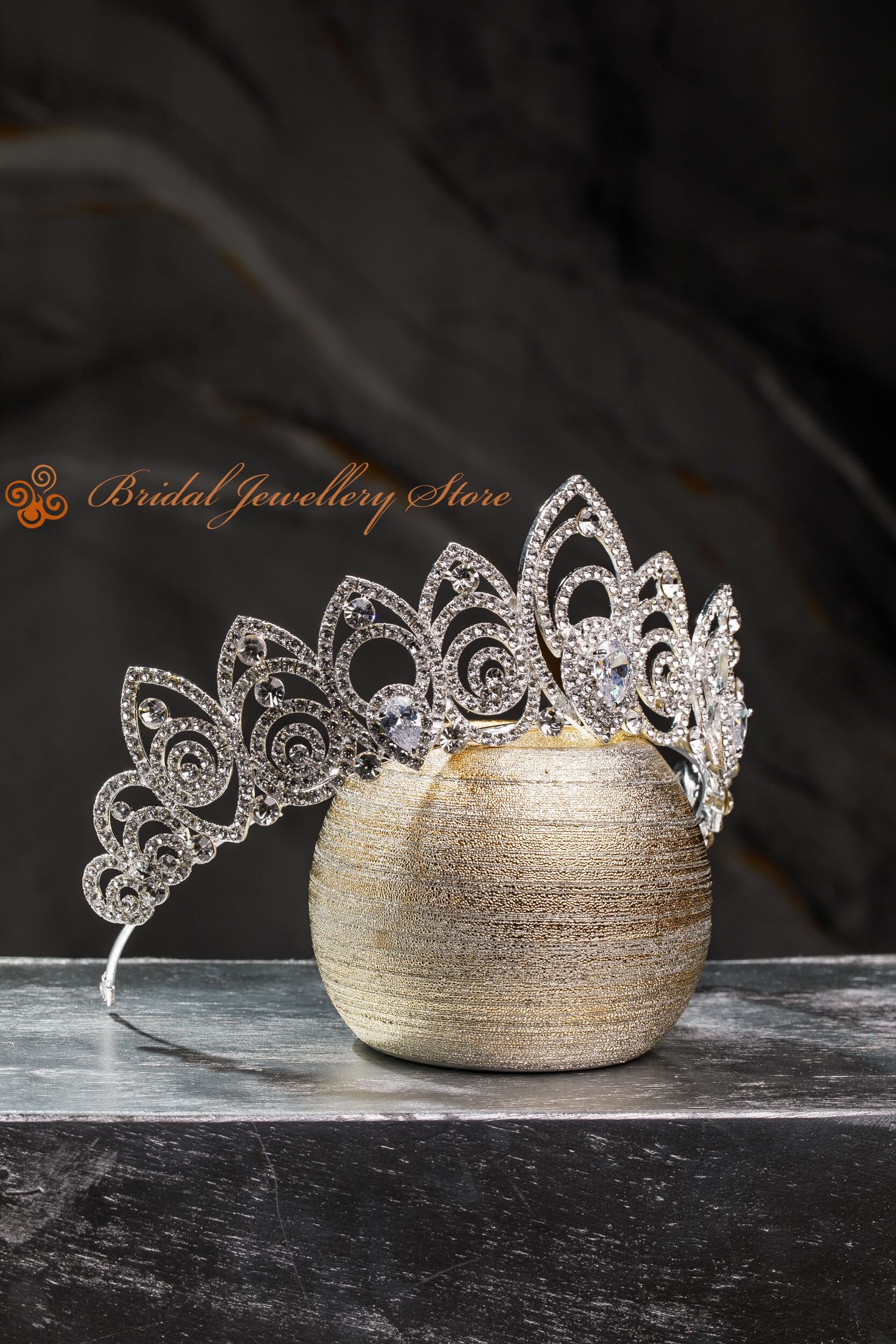 Wedding Tiara in silver New In Box Highgrove Silver Cubic Zirconia Crystal Bridal Tiara main image 2