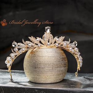 Bridal Tiara,Pearl Tiara,Gold Bridal Crown,Pearl Wedding Tiara,Gold Wedding Hair Accessory,Wedding Headpiece,Bridal Hairpiece,Silver Diadem