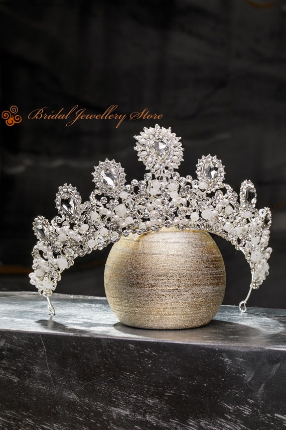 Crystal Bridal Tiara, Silver Plated Rhinestone Wedding  display picture 1