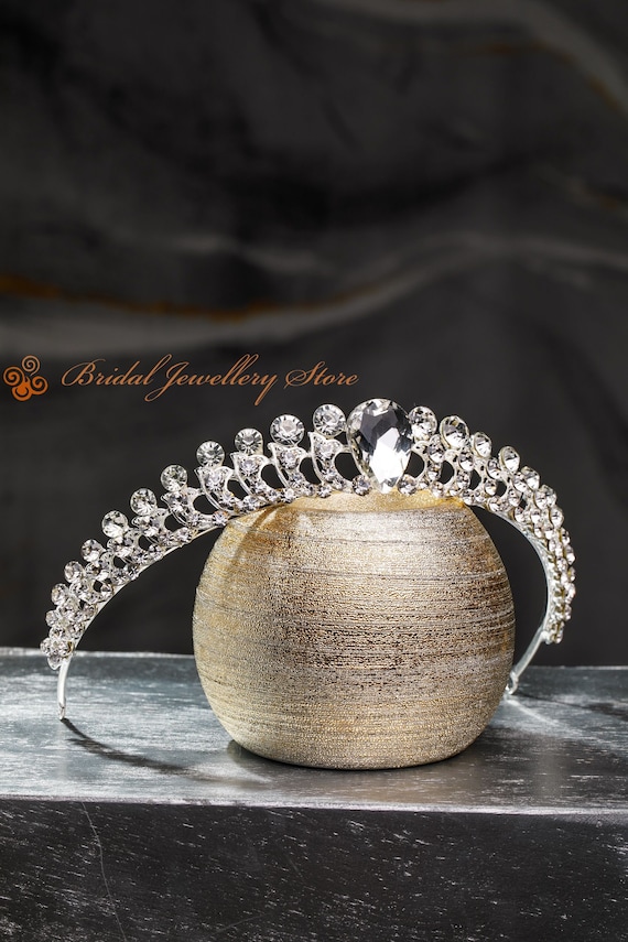 Crystal Bridal Tiara, Silver Wedding Headpiece, Rhinestone  display picture 3