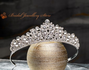 Bridal Tiara, Silver Tiara, Crystal Bridal Crown, Wedding Tiara, Wedding Hair Accessory, Wedding Headpiece, Bridal Hairpiece, Crystals !