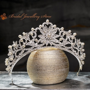 Bridal Tiara,Pearl Tiara,Pearl Bridal Crown,Pearl Wedding Tiara,Pearl Wedding Hair Accessory,Wedding Headpiece,Bridal Hairpiece,Pearl Diadem