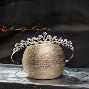 Bridal Tiara, Silver Tiara, Crystal Bridal Crown, Wedding Tiara, Wedding Hair Accessory, Wedding Headpiece, Bridal Hairpiece, Crystals !