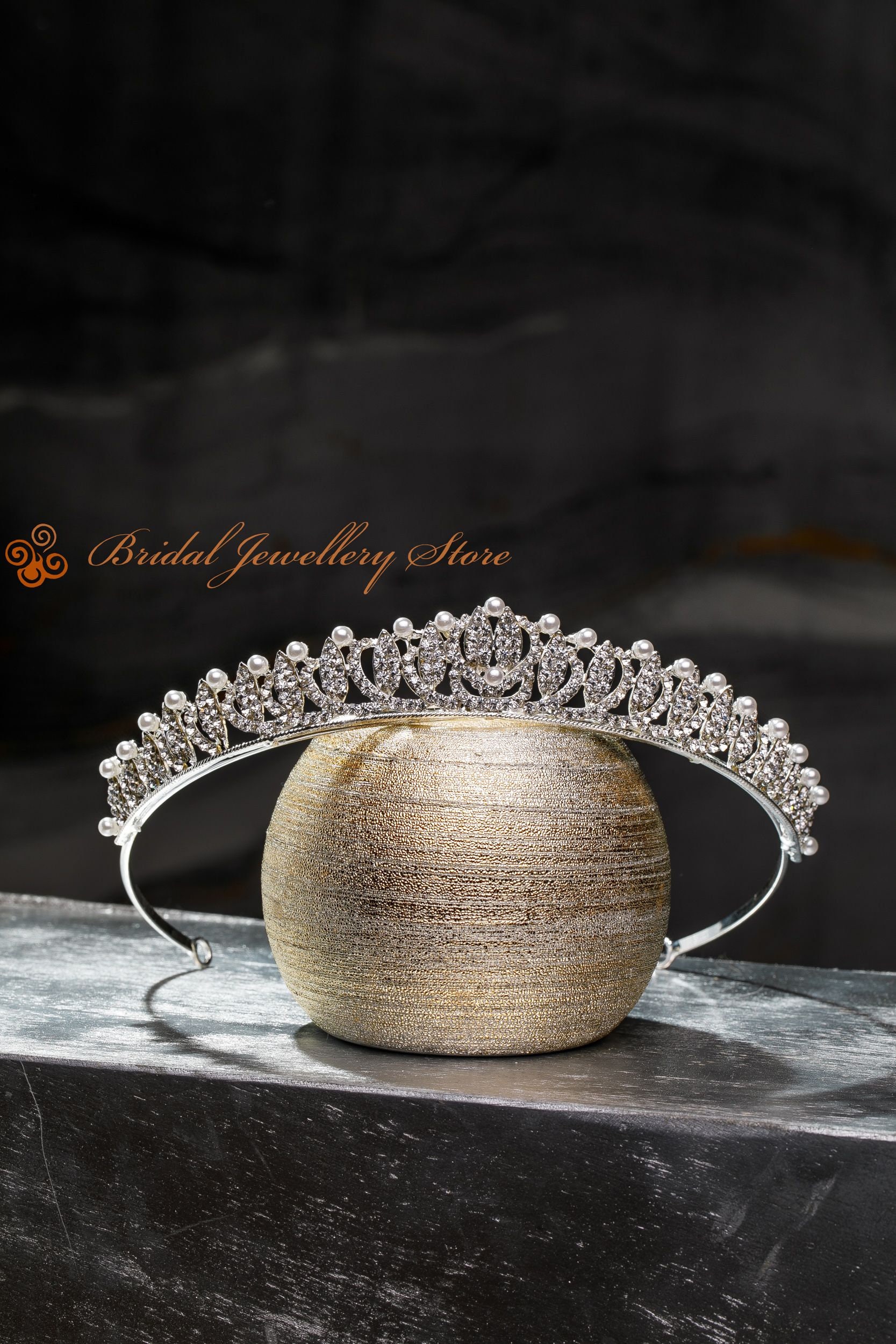 Pearl Bridal Tiara, Rhinestone Wedding Crown, Silver Plated  display picture 2