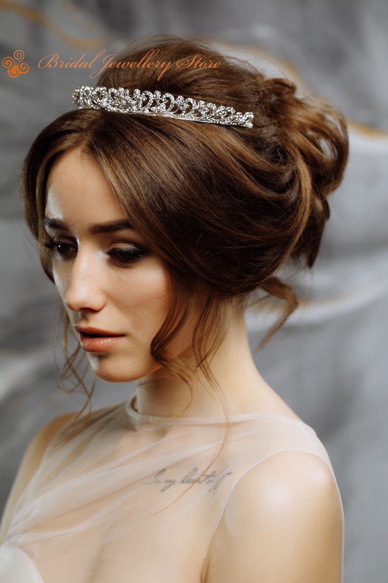 Bridal Tiara,Silver Tiara,Pearl Bridal Crown,Pearl Wedding Tiara,Pearl Wedding Hair Accessory,Wedding Headpiece,Bridal Hairpiece,Pearl Crown