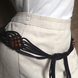 Vintage macrame belt. Brown belt with beads. Vintage bohemian macrame rope belt with beads. Vintage brown macrame belt.