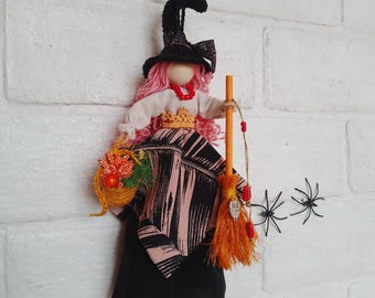 Keukenheksenpop met roze haar: veel geluk woondecoratie Spirit Halloween