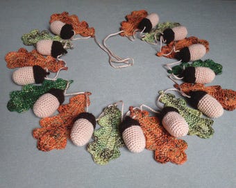 Crochet Autumn Garland: Acorn & Oak Leaf Wall Hanging