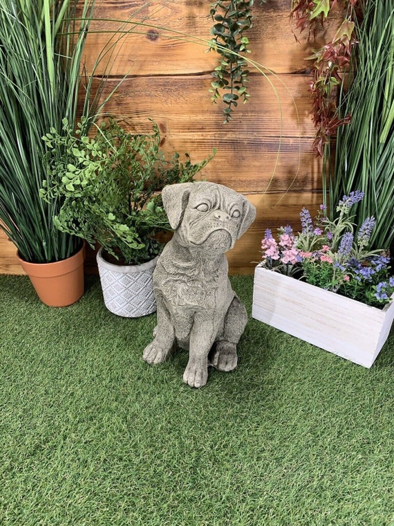 thumbnail: Boxer Hond Standbeeld - Tuinbeeld Van Steen Met Pups (33cm Hoog, 8kg)