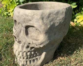 Stone Garden Large Gothic Skull Planter Plant Pot Concrete Ornament