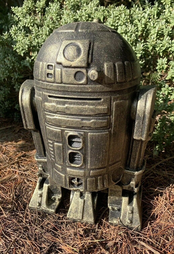 r2d2 garden statue