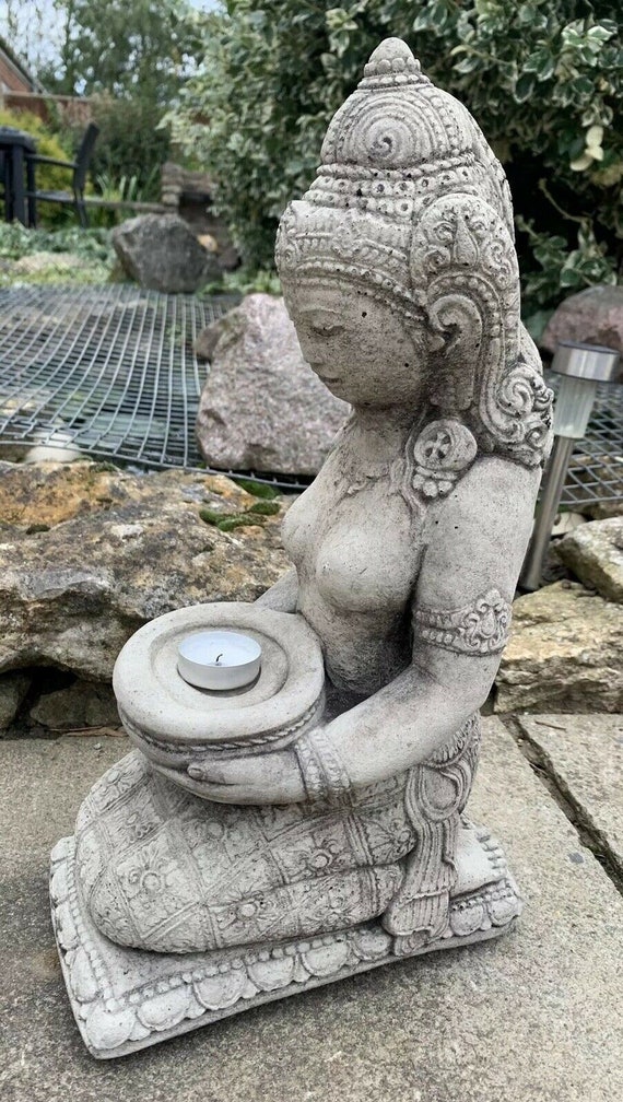 彫刻「貝殻を持つ少女」高さ:44cm 、彫刻家ジャン・バティスト・カルポシュ Stone Garden Praying Geisha Buddha Girl Candle Holder Statue