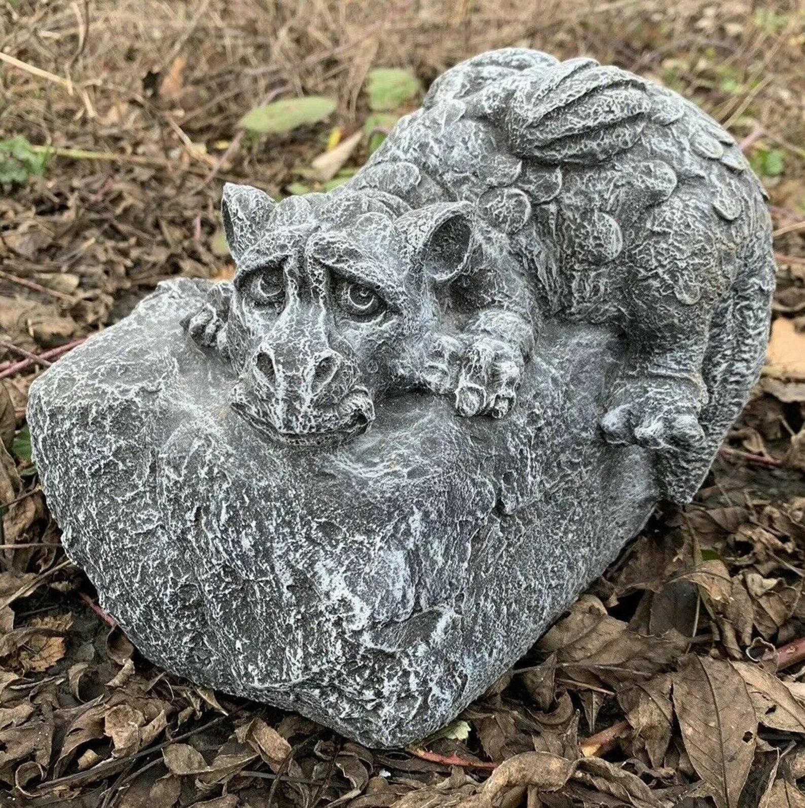 Stone Garden Dragon On A Rock Hand Cast Cute Statue Mythical Etsy Italia